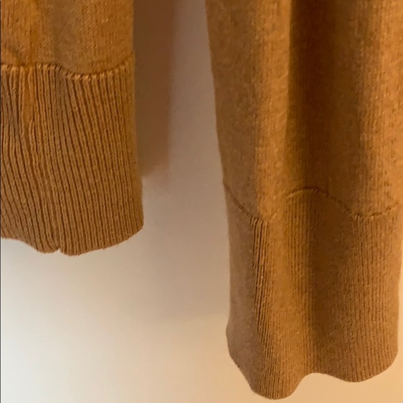 🧸Banana Republic silk cashmere v-neck sweater🧸 - Picture 5 of 7
